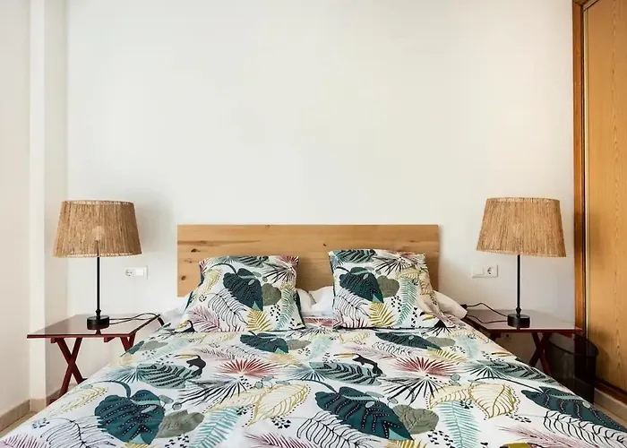 Lunaroom Center & Quiet Guesthouse